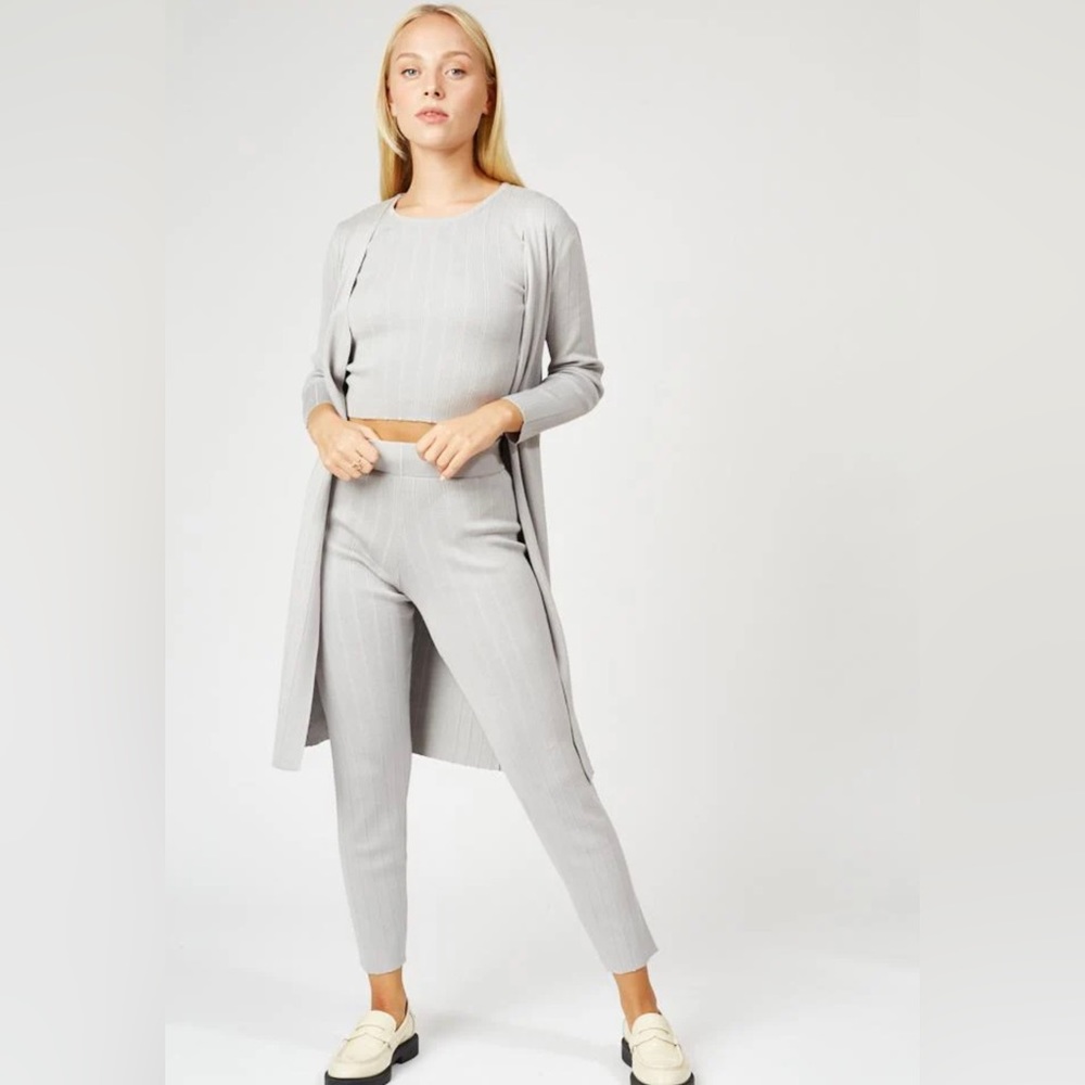 NWT 3 PIECE STAYCATION SWEAT SET GREY - SILK&SALT